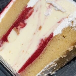 Strawberry Cheesecake  -Ice cream cake SLICE